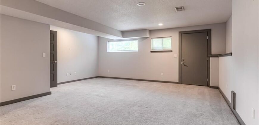 7605 N Mercier Court, Kansas City, MO 64118