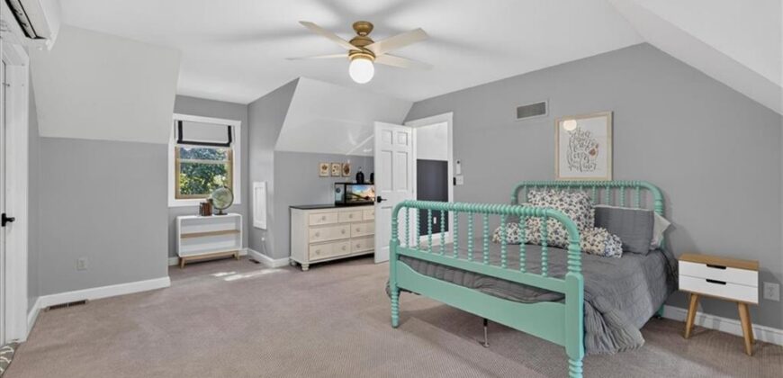 606 Camelot Drive, Liberty, MO 64068