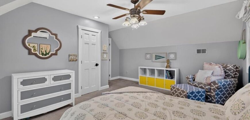 606 Camelot Drive, Liberty, MO 64068