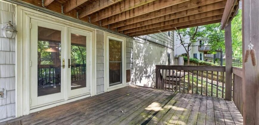 606 Camelot Drive, Liberty, MO 64068
