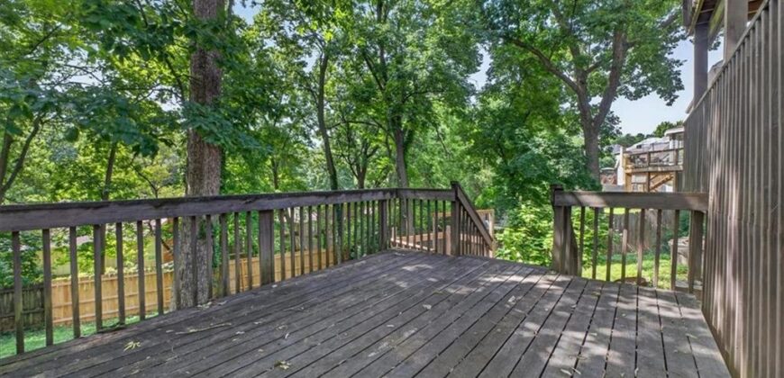 606 Camelot Drive, Liberty, MO 64068