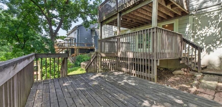 606 Camelot Drive, Liberty, MO 64068