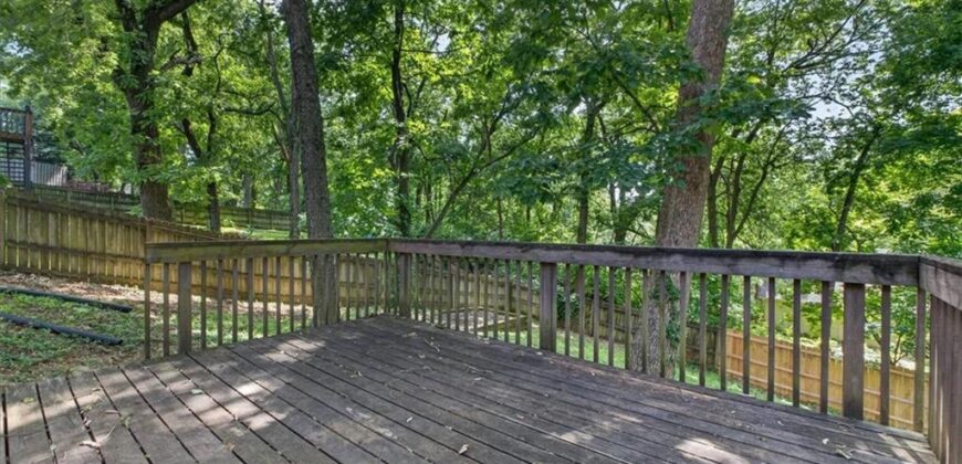 606 Camelot Drive, Liberty, MO 64068