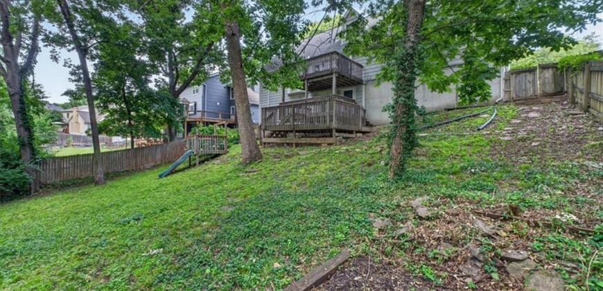 606 Camelot Drive, Liberty, MO 64068