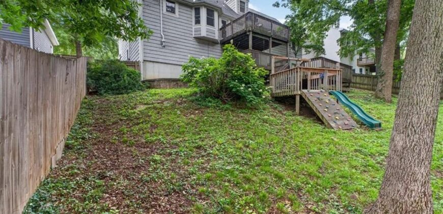 606 Camelot Drive, Liberty, MO 64068