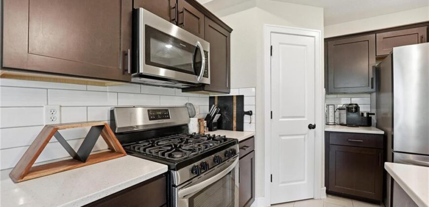 7370 Griffey Street, Parkville, MO 64152