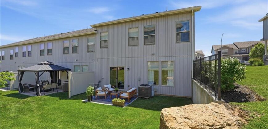 7370 Griffey Street, Parkville, MO 64152