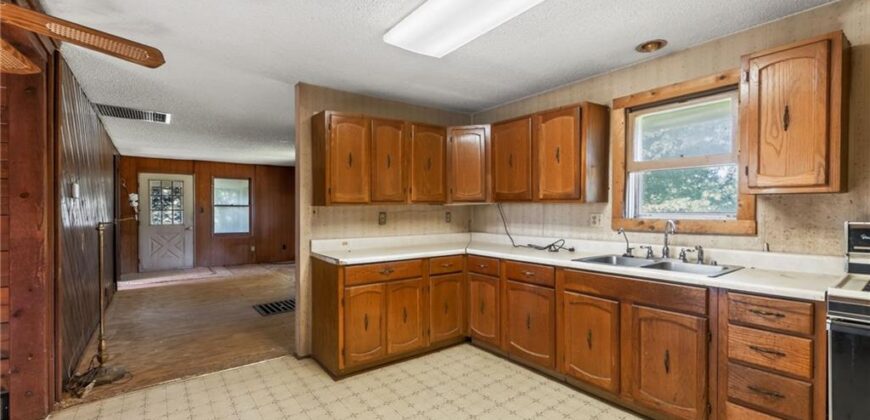 13424 Henson Road, Holt, MO 64048