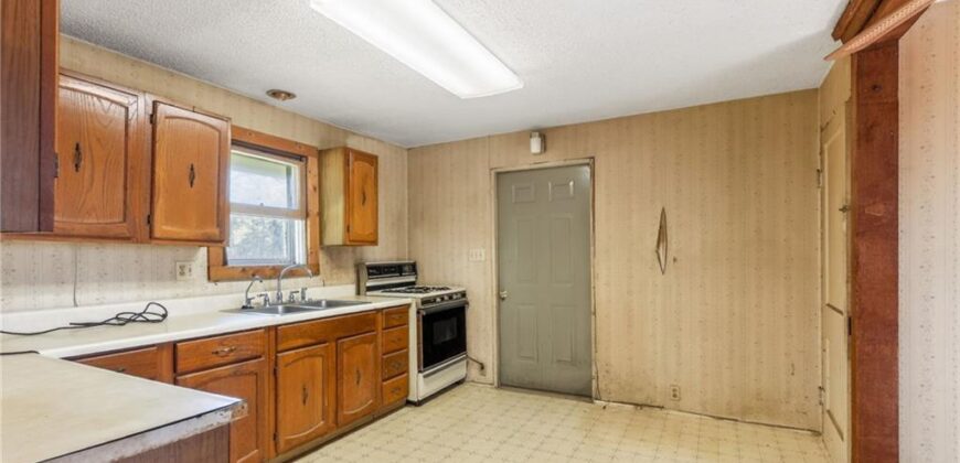 13424 Henson Road, Holt, MO 64048