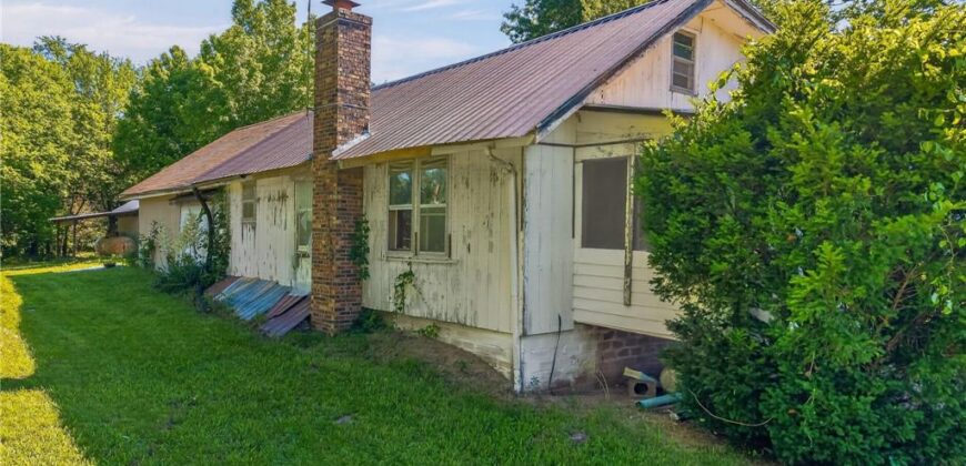 13424 Henson Road, Holt, MO 64048