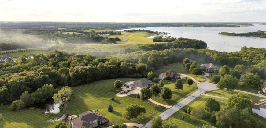 15614 Quail Ridge Drive, Smithville, MO 64089