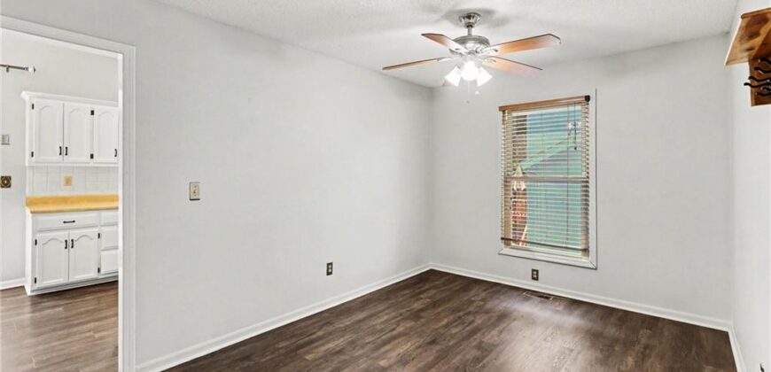 1409 NW 63rd Street, Kansas City, MO 64118