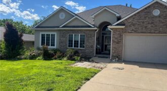 10402 NW River Hills Drive, Parkville, MO 64152