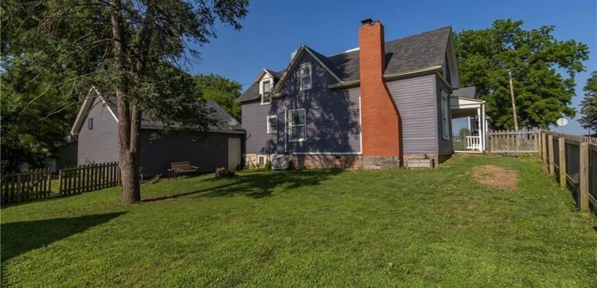128 E Brown Street, Liberty, MO 64068