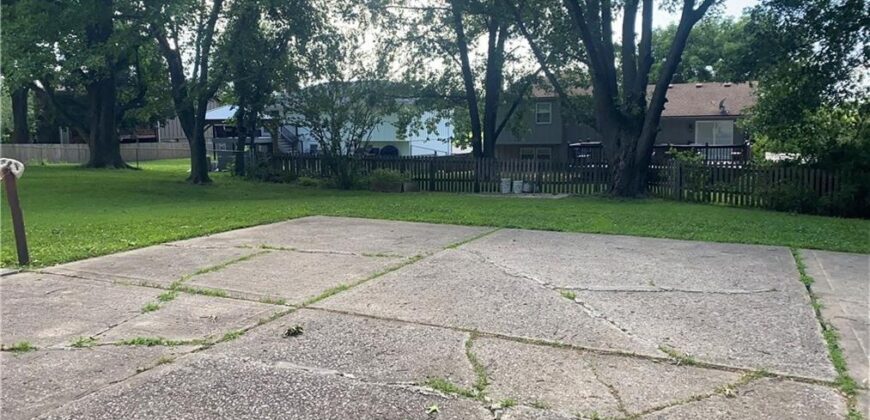 8108 N Serene Avenue, Kansas City, MO 64152