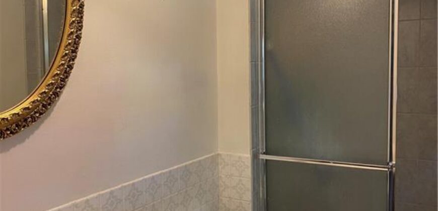 8108 N Serene Avenue, Kansas City, MO 64152