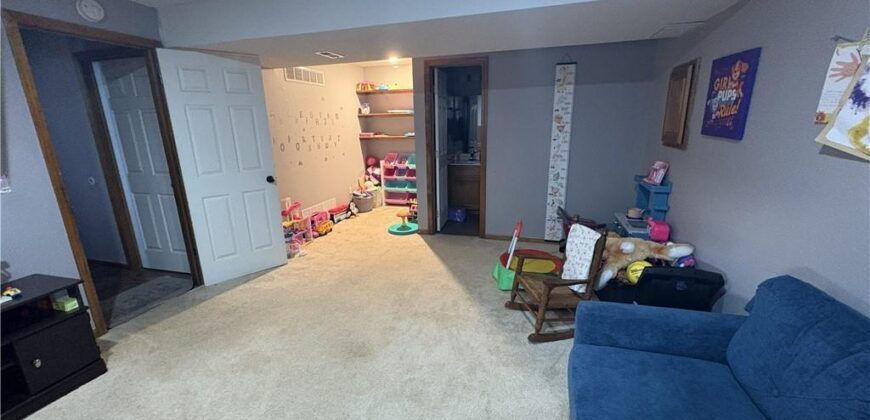 7933 N WYOMING Court, Kansas City, MO 64118
