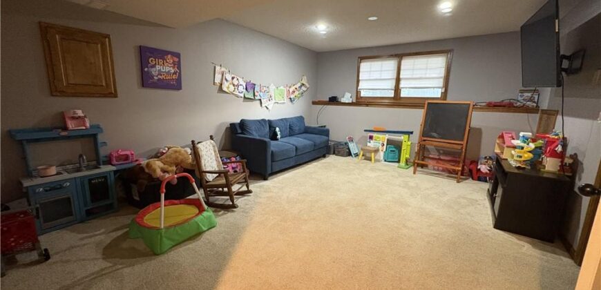 7933 N WYOMING Court, Kansas City, MO 64118