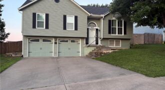 7933 N WYOMING Court, Kansas City, MO 64118