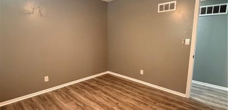 3521 N College Street, Kansas City, MO 64117