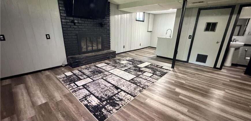 3521 N College Street, Kansas City, MO 64117