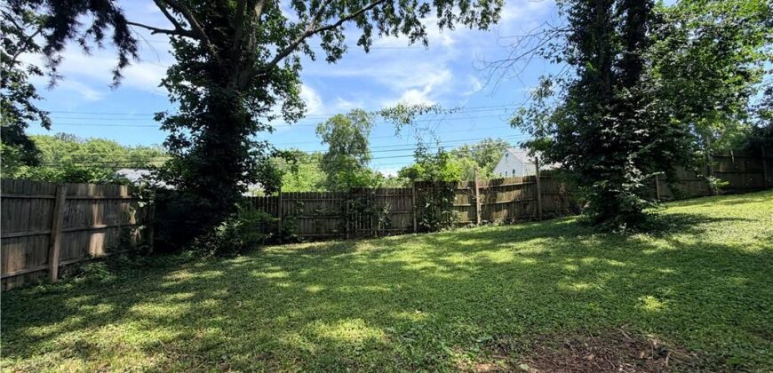 3521 N College Street, Kansas City, MO 64117
