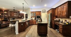 10202 NW RIVER HILLS Drive, Parkville, MO 64152