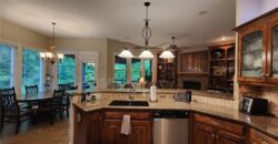 10202 NW RIVER HILLS Drive, Parkville, MO 64152