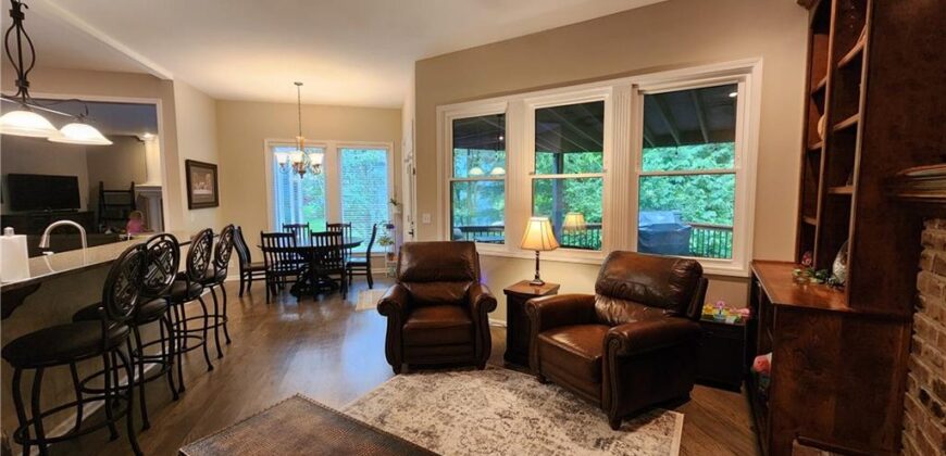 10202 NW RIVER HILLS Drive, Parkville, MO 64152