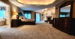 10202 NW RIVER HILLS Drive, Parkville, MO 64152
