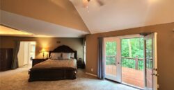 10202 NW RIVER HILLS Drive, Parkville, MO 64152