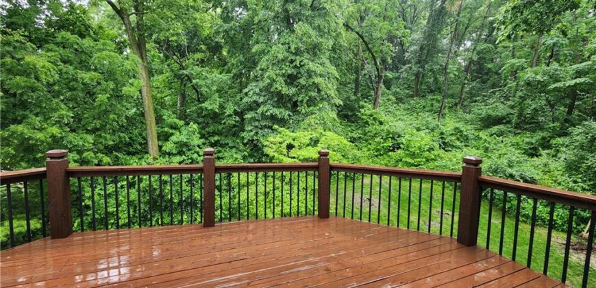 10202 NW RIVER HILLS Drive, Parkville, MO 64152