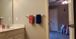 10202 NW RIVER HILLS Drive, Parkville, MO 64152