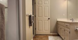 10202 NW RIVER HILLS Drive, Parkville, MO 64152