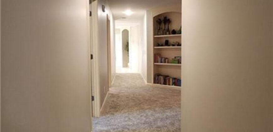 10202 NW RIVER HILLS Drive, Parkville, MO 64152