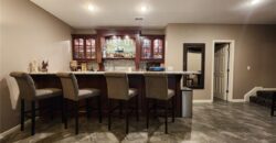 10202 NW RIVER HILLS Drive, Parkville, MO 64152