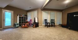 10202 NW RIVER HILLS Drive, Parkville, MO 64152