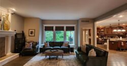 10202 NW RIVER HILLS Drive, Parkville, MO 64152