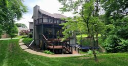 10202 NW RIVER HILLS Drive, Parkville, MO 64152