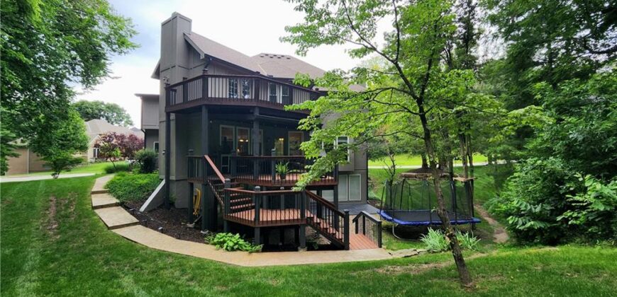 10202 NW RIVER HILLS Drive, Parkville, MO 64152
