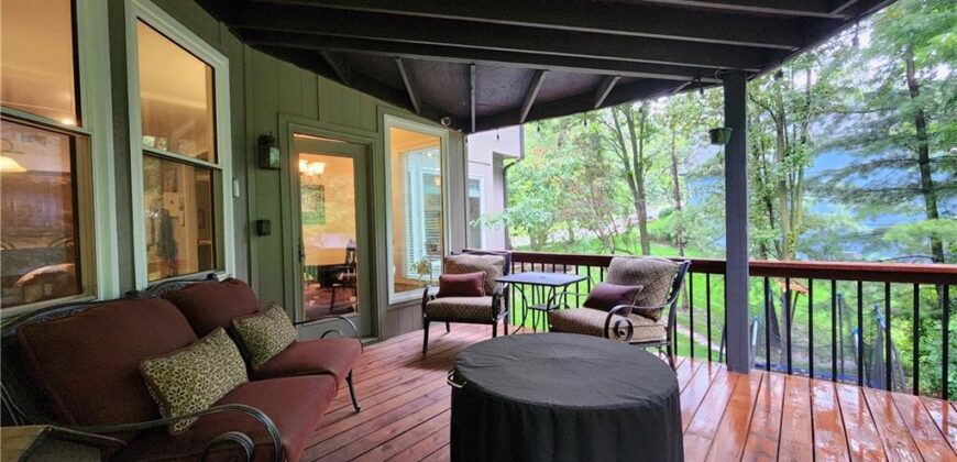 10202 NW RIVER HILLS Drive, Parkville, MO 64152