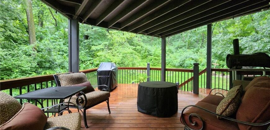 10202 NW RIVER HILLS Drive, Parkville, MO 64152
