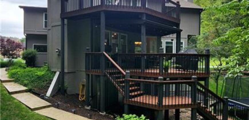 10202 NW RIVER HILLS Drive, Parkville, MO 64152