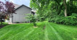 10202 NW RIVER HILLS Drive, Parkville, MO 64152