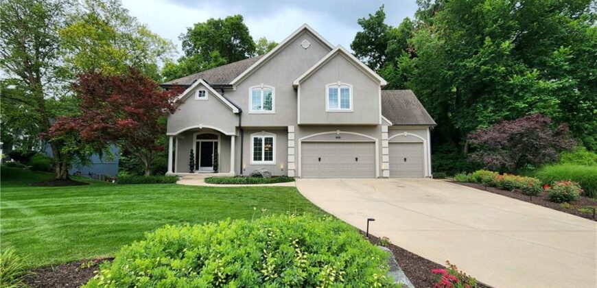 10202 NW RIVER HILLS Drive, Parkville, MO 64152