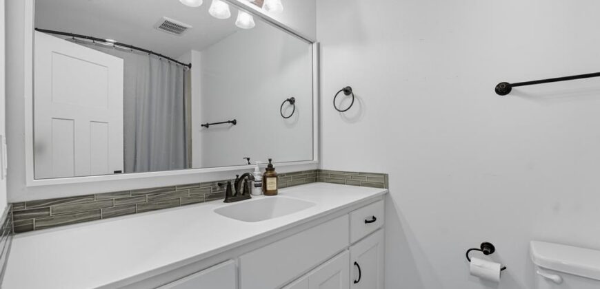 11218 N Michigan Avenue, Kansas City, MO 64155