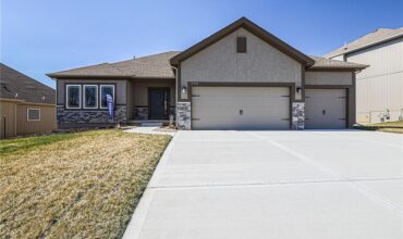 10308 N Corrington Avenue, Kansas City, MO 64156