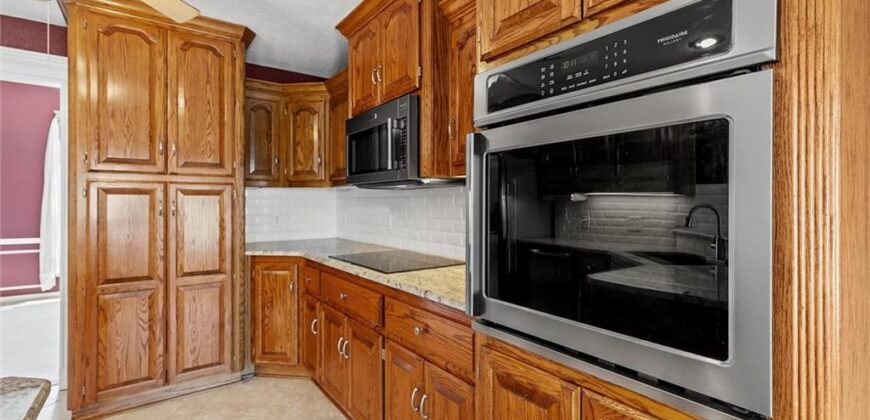 2113 Bradford Place, Excelsior Springs, MO 64024