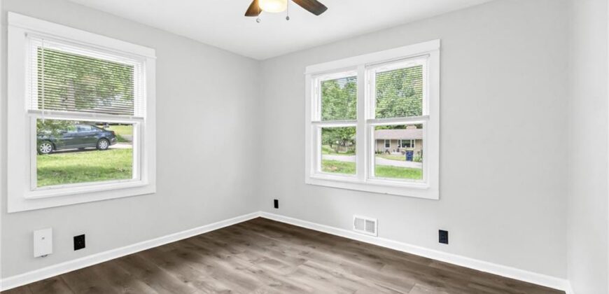8849 N Locust Street, Kansas City, MO 64155