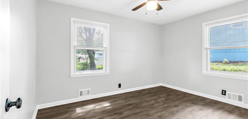 8849 N Locust Street, Kansas City, MO 64155